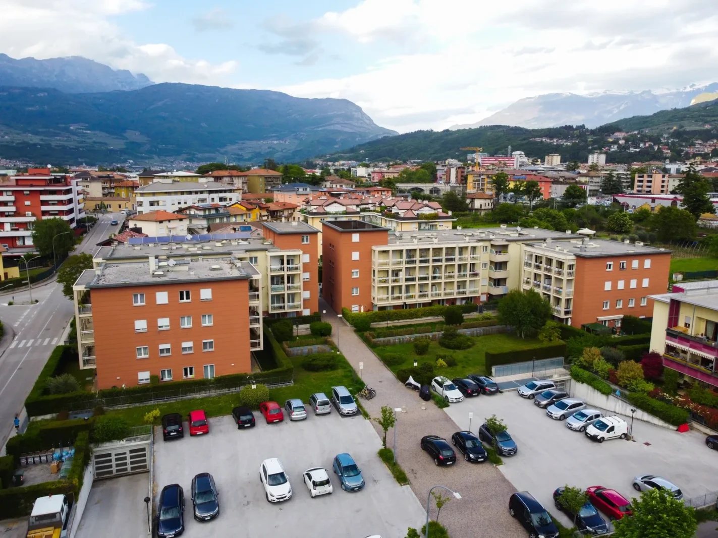 Vista aerea di un complesso residenziale del gruppo in Trentino